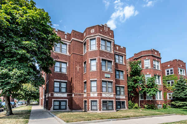 7956 S Eberhart Ave property